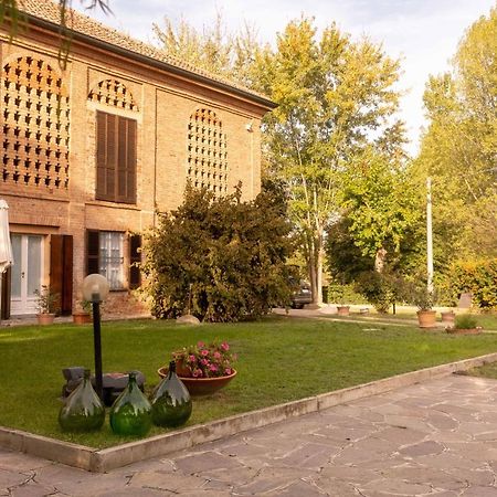 Apart-Agriturismo "La Colomba" Nizza Monferrato Exterior photo