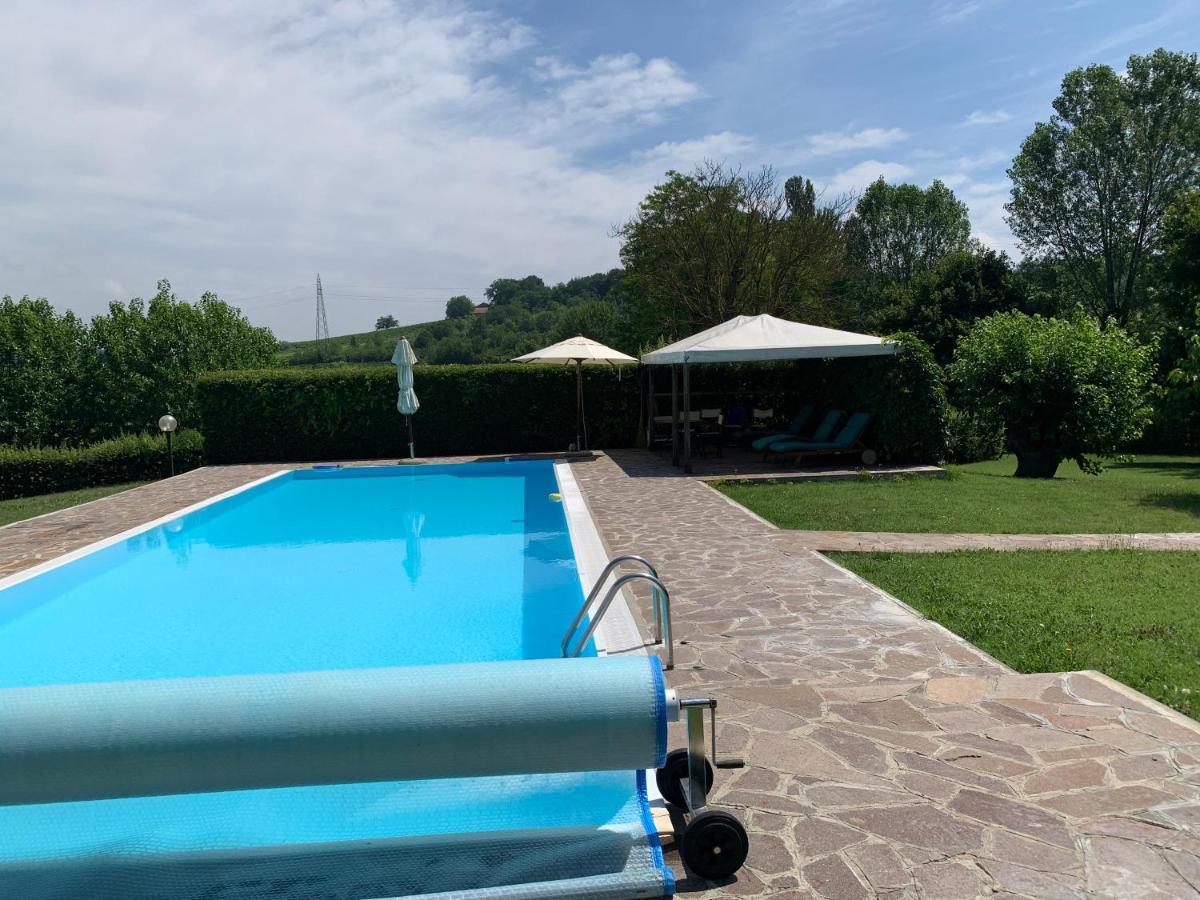 Apart-Agriturismo "La Colomba" Nizza Monferrato Exterior photo